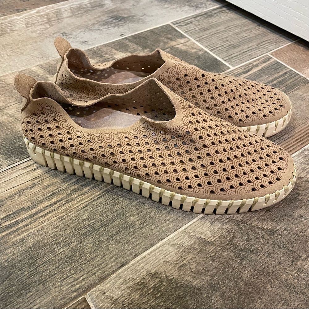 ILSE JACOBSEN Tulip Hornbak Latte Tan Vegan Leather Slip On Shoes